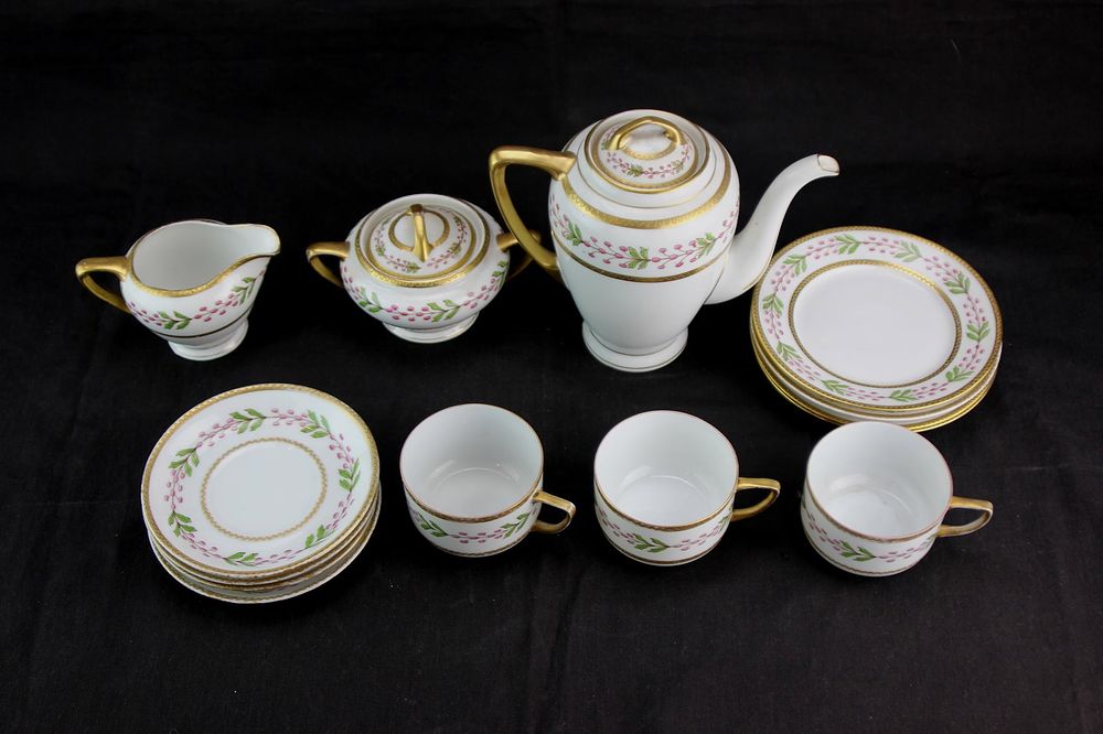 Lot 379: Lot of 14 PCS Victoria Austria Tea/Coffee Set