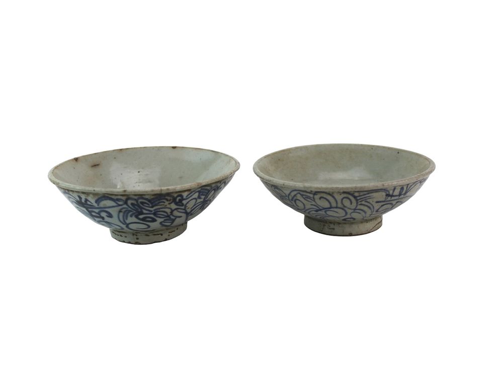 Lot 383: Two Chinese Blue & White Bowls