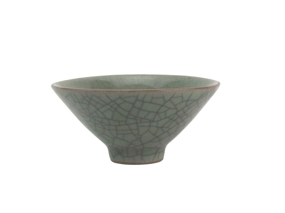 Lot 387: Chinese Celadon Crackle-Glazed Conical Bowl
