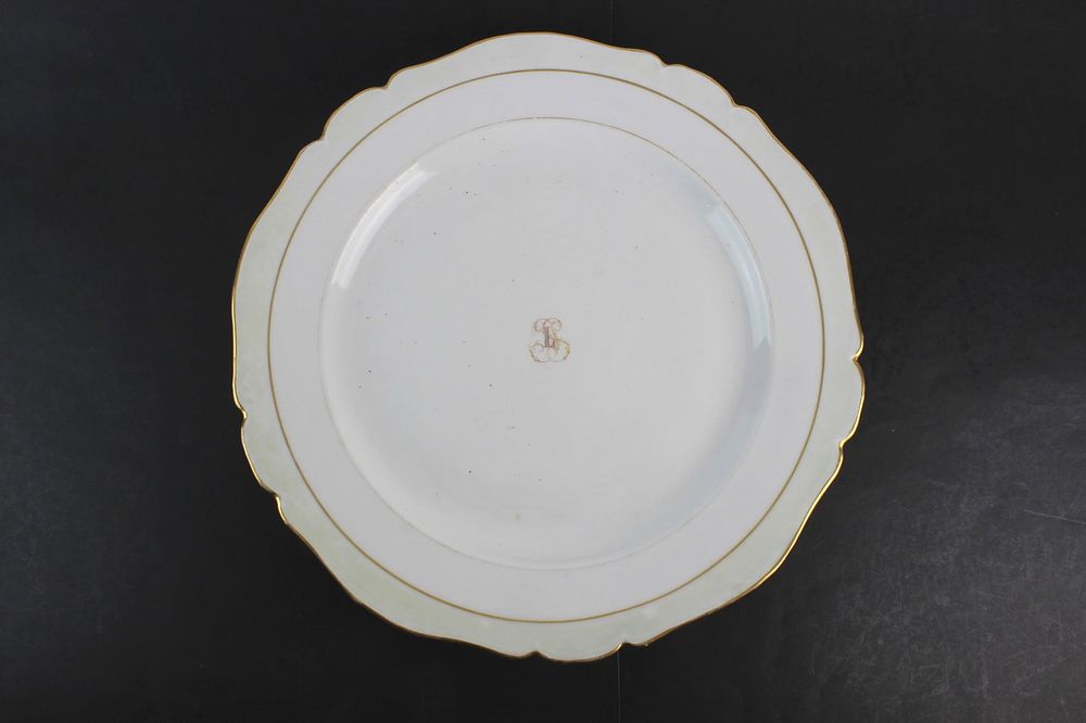 Lot 442: Porcelain Platter w/ Gilt Rim