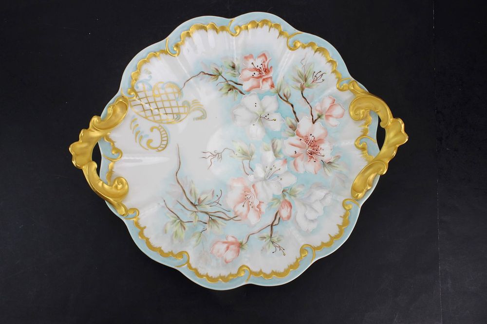 Lot 443: 19th C Limoges Porcelain Bowl w/ Gilt Handles