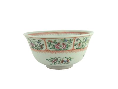 A CHINESE DECORATION FAMILLE ROSE BOWL. The bowl measures 8 in. D X 4 in. H..