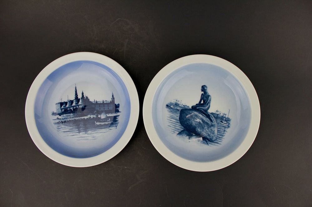 Lot 472: Two Royal Copenhagen Plates