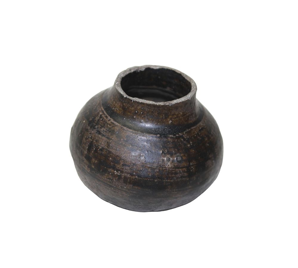 Lot 504: An Early Chinese Pottery Jar