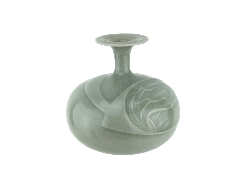 Lot 505: 1991 Scott Malcolm Signed Celadon Bud Vase