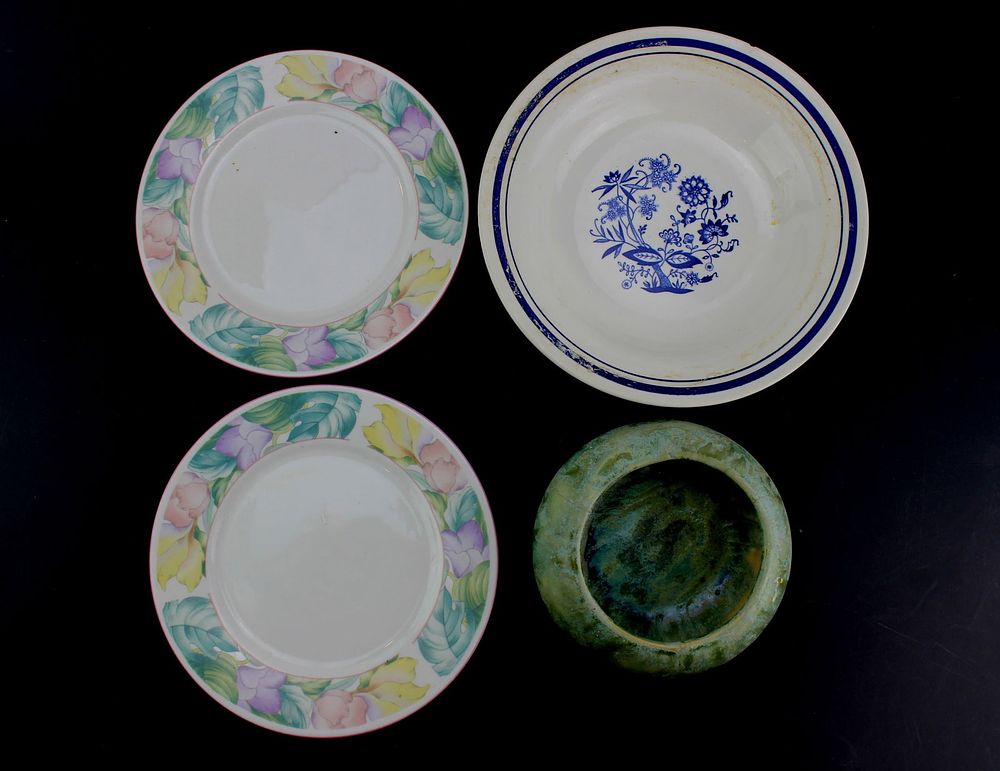 Lot 534: Mixed Porcelain Plate and Bowl Collection