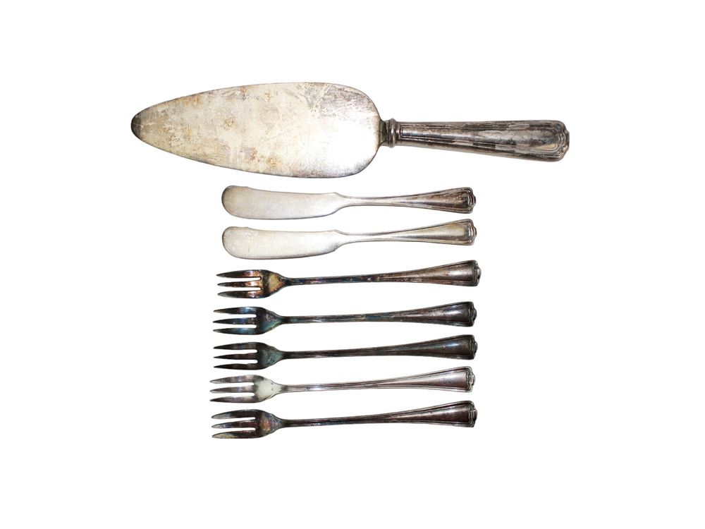 Lot 551: 8 Pcs of 1849 Rogers Bros Silverplate Serving Set