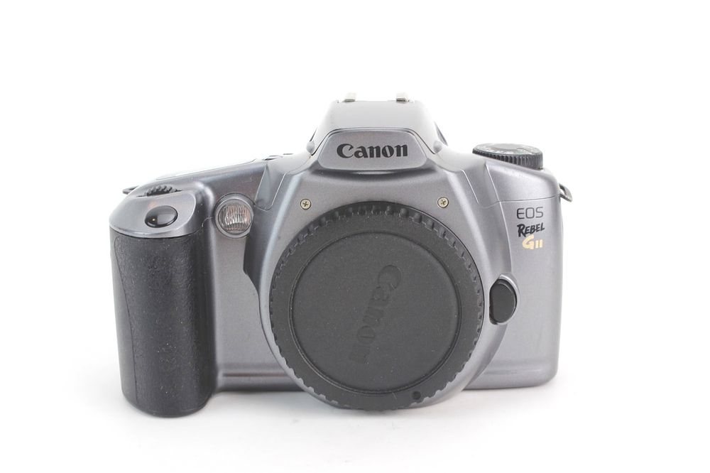 Lot 604: Canon EOS Rebel G11 35mm Film Camera
