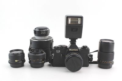 Mamiya ZE Quartz Camera and Lens Set. Mamiya ZE Quartz 35mm SLR camera outfit including 