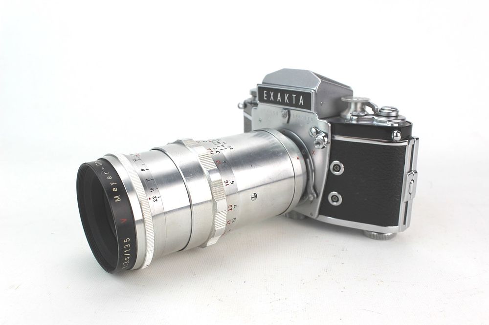 Lot 658: Ihagee Dresden Exakta VX IIa 35 mm SLR Camera
