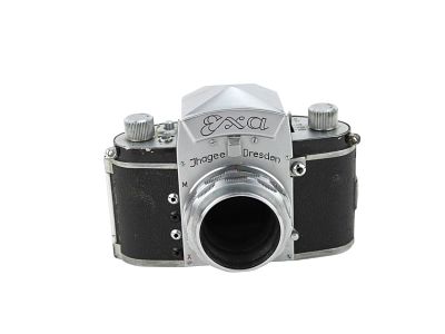IHAGEE DRESDEN EXA VAREX SLR CAMERA (BODY). Ihagee Exa Varex 35mm SLR camera body. C1950s.