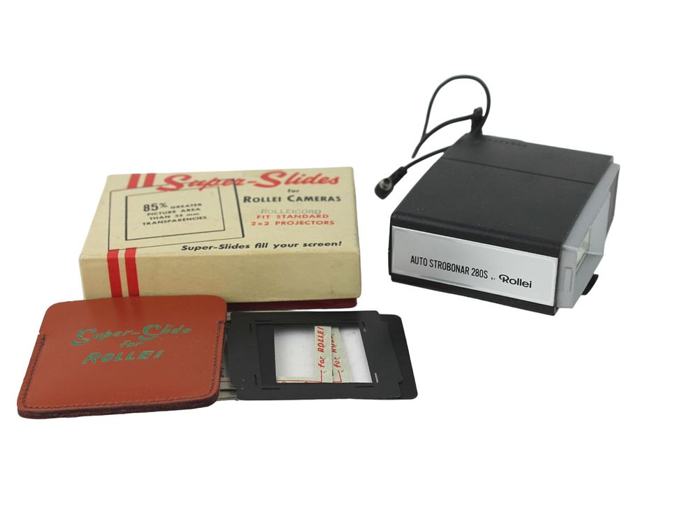 Lot 673: TWO ROLLEI  PHOTOGRAPHIC ACCESSORIES