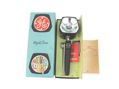 GE UNIVERAL MODEL MG-1 MOVIE LIGHT. GE MARDI GRAS univeral model MG-1 movie light.