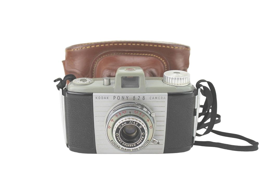 Lot 681: KODAK PONY 828 CAMERA