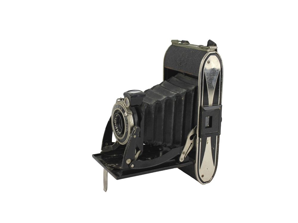 Lot 682: AGFA BILLY RECORD 8.8 FOLDING CAMERA