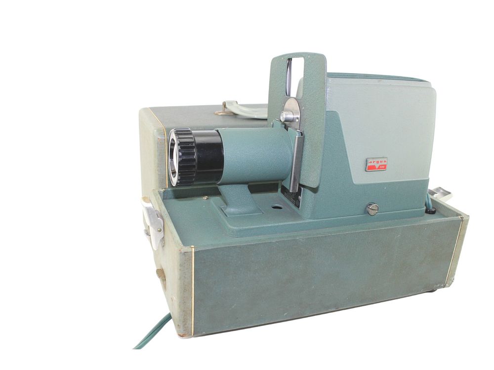 Lot 686: ARGUS PBB 300 PROJECTOR