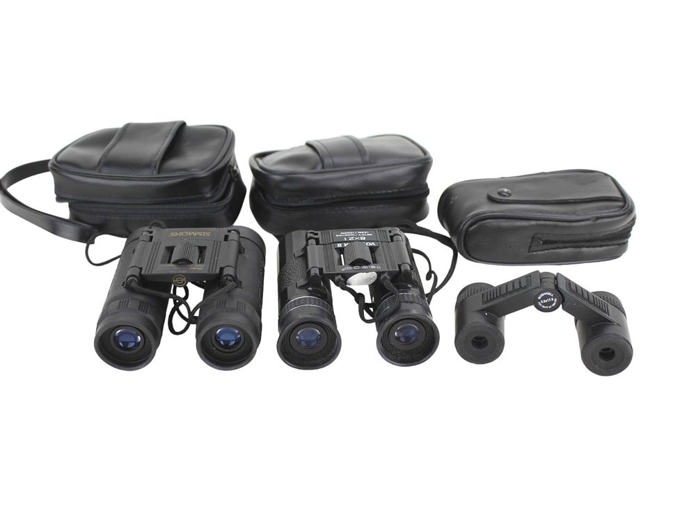 Lot 696: THE LOT OF THREE BINOCULARS