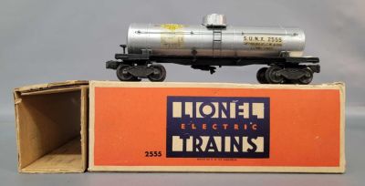 Postwar Lionel 2555 O gauge tank car in original box. Postwar Lionel O gauge 2555 Sunoco tank 