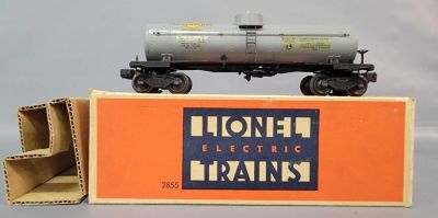 Postwar Lionel O gauge 2855 tank car in original box. Postwar Lionel O gauge 2855 Sunoco tank 