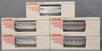 Boxed Lionel O gauge Penn Aluminum passenger car set in original boxes. Boxed Lionel O gauge 