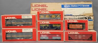 Boxed Lionel O gauge Milwaukee Road Service station F-3 Special. This is a seven piece set 