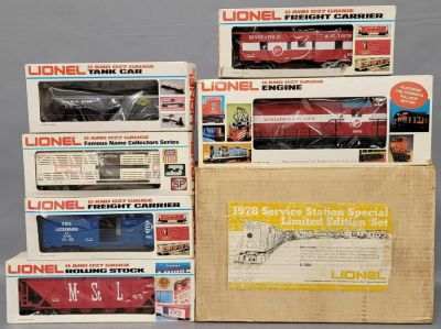 Boxed Lionel O gauge 1978 Service Station M & StL set in original boxes. Boxed Lionel O gauge 