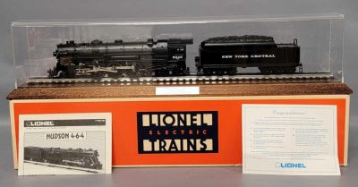 Lionel O gauge New York Central 700E 4-6-4 Hudson Locomotive with display case. Locomotive and 