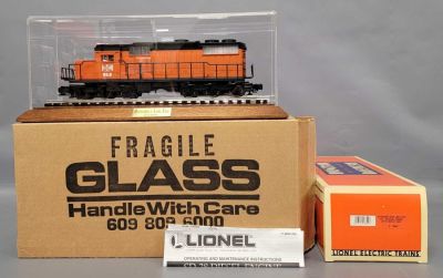 Lionel O gauge 18842 Bessemer and Lake SD-38 Diesel engine with display case. Lionel O gauge 