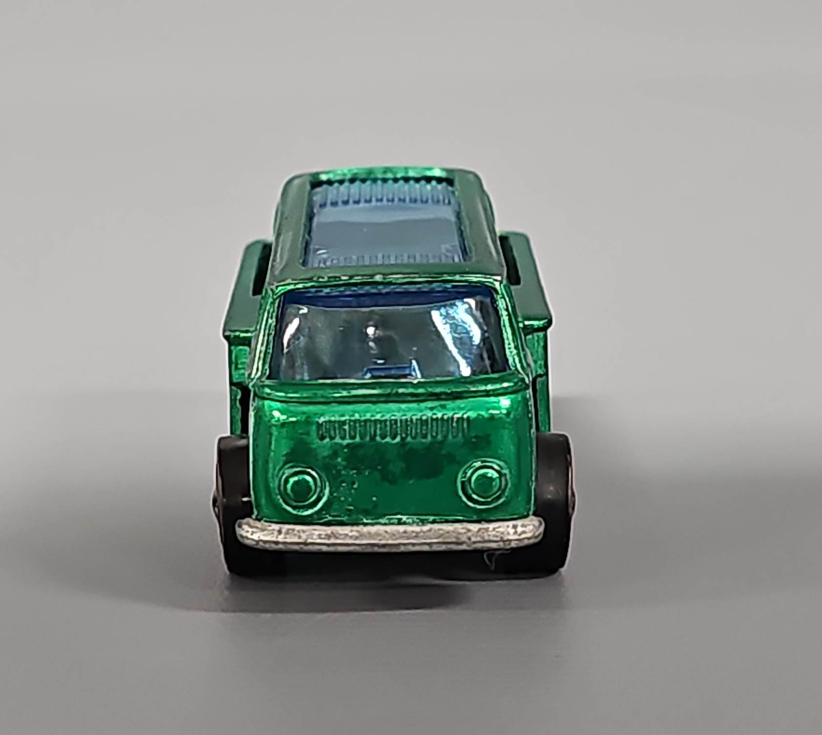 Lot 17 - Redline Hot Wheels Green Beach Bomb | Toys Trains And