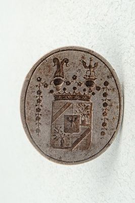 Печать с дворянским гербом. Пер. пол. XIX в. Металл, литье, чеканка. Высота - 3,2 см