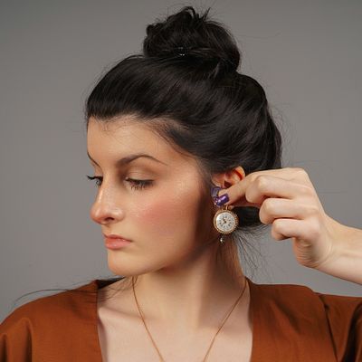 Часы корсажные. Западная Европа. 1840-е. Золото 750, бриллианты, рубины. Футляр - розовое и 