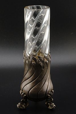 Ваза для первоцветов. Франция, Cер. XIX века. Серебро, стекло. Высота - 15, 2 см. Вес серебра - 