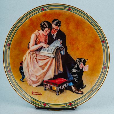 Тарелка с репродукцией работы Нормана Роквелла. Америка, 1980-е. Фарфор, деколь, золочение. 