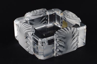 Пепельница. Франция. Lalique. 1970- е. Хрусталь, выдувание. 12х10,5 см. В очень хорошей 