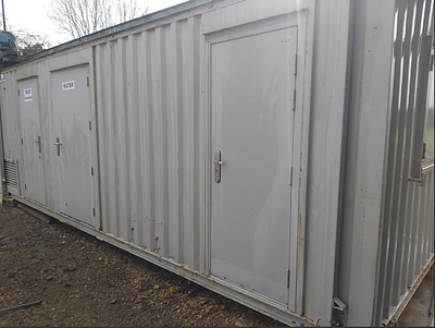Self contained powered Kitchen Cabin with Toilet, Sink, Generator Water Storage 24x10. SLH -