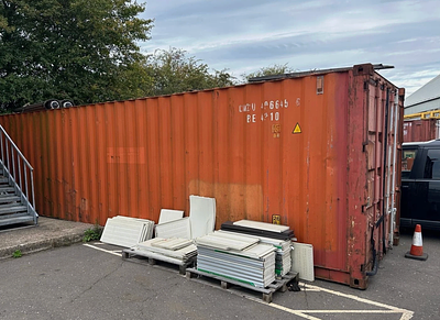 40ft SHIPPING CONTAINER AT TUXFORD NG22 0NL. THIS 40-FOOT USED SHIPPING CONTAINER IS DESIGNED 