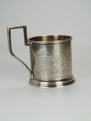 84 SILVER CUP- RUSSIAN. WEIGHT: 129 GR. 
height: 7 cm 
84 silver