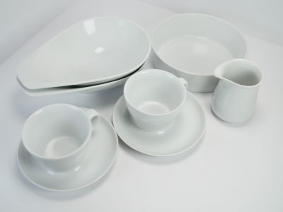 LOT of Kahla serving dishes. Lot of Kahla serving dishes including: 
2 cups and coasters, milk 