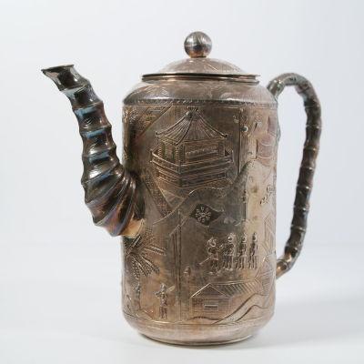 Vietnamese SILVER kettle. silver. Decorated. unsigned. Height: 18 cm. Base diameter: 10 cm. Good 