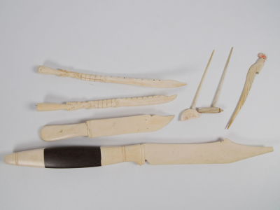 Lot small ivory articles