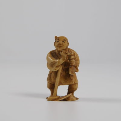 Ivory Netsuke. 5 cm, signed