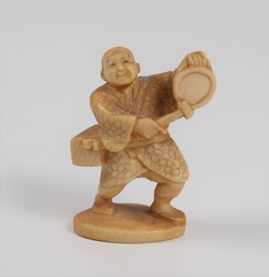 Ivory Netsuke . 5.5 cm, signed