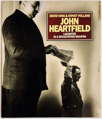 John Heartfield - Laughter is a Devastating Weapon 
Tate Publishing, 2015. 
ספר מהפנט ומצמרר 