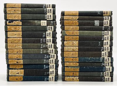 The Yale Shakespeare - Twenty-Eight Volumes - 1919-1934. New Haven University Press. 
Rare set 