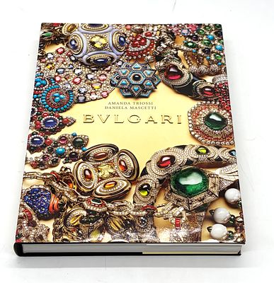 בולגרי - ספר מהודר . Bulgari. by Amanda Triossi, Daniela Mascetti. 
Thames &amp; Hudson, 2007. 