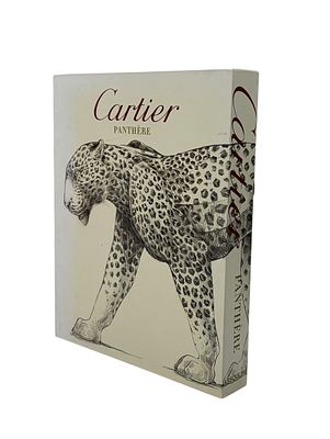 קרטייה - פנתר - ספר מפואר. Cartier: Panth&egrave;re . 
Assouline Publishing, 2015. 
ספר גדול ומפואר 