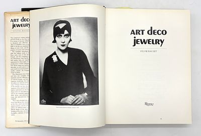 תכשיטי אר דקו. Art Deco Jewelry. by Sylvie Raulet. 
New York: Rizzoli, 1984. 
792 דימויים, מתוכם 