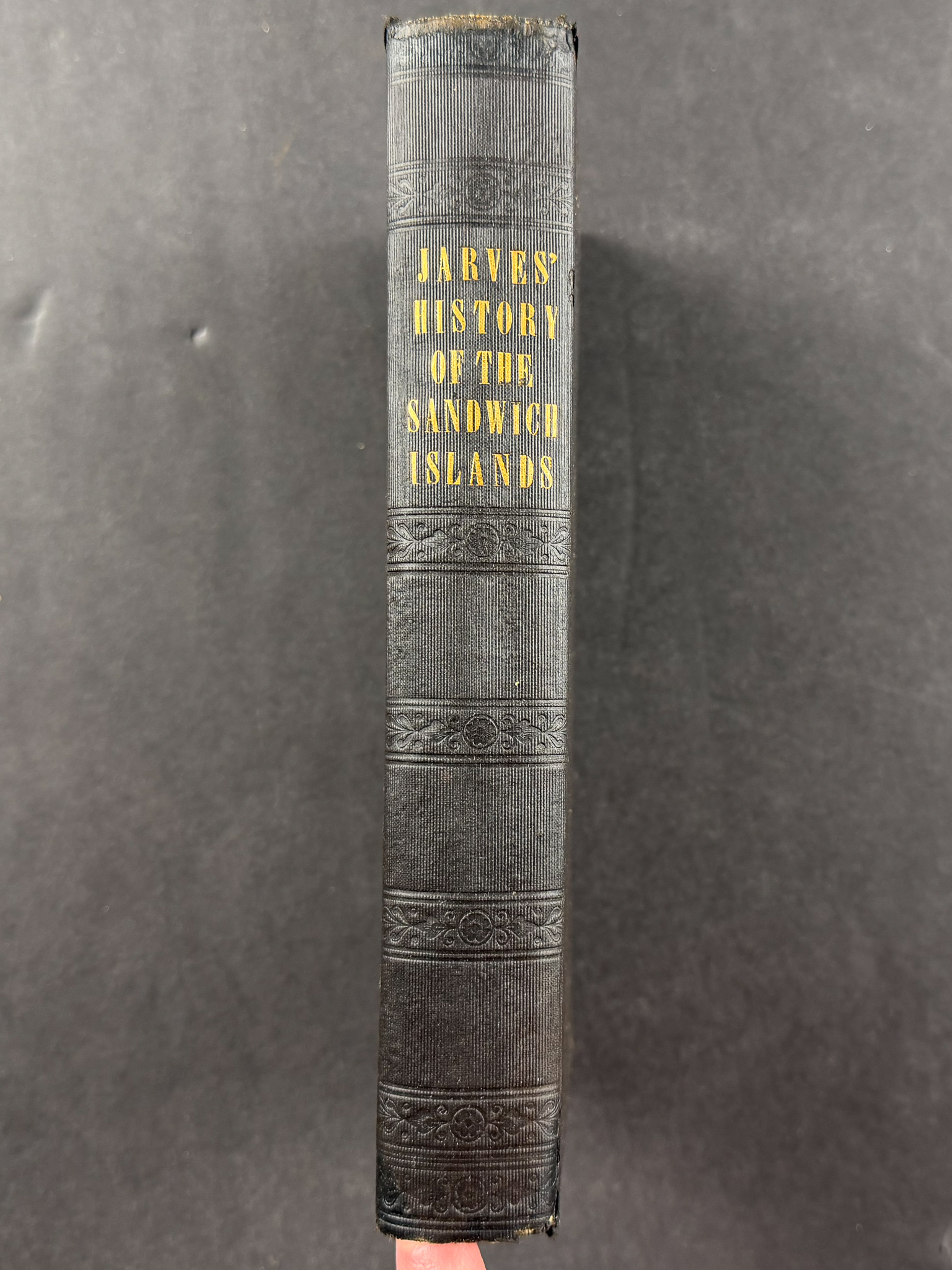 Jarves's History of the Hawaiian or Sandwich Islands - Volume with 3 Engravings (Plate + Map + Frontispiece) & Numerous in-text Illustration