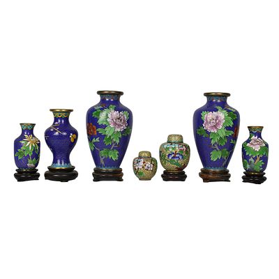 LOTTO OGGETTI VARI - LOTTO COMPOSTO DA 7 piccoli vasi in cloisonne maestranze orientali XX secolo 