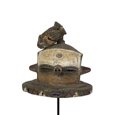 MASCHERA CASCO KIPHOGO DI BAPENDE ORIENTALI - MASCHERA CASCO KIPHOGO DI BAPENDE ORIENTALI in legno 